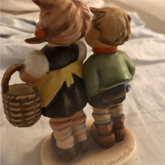 Vintage Hummel Boy & Girl with Basket to Market - Picture 5 of 10